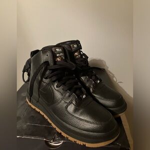 Nike women’s Air Force 1 High Utility 2.0 sneaker brand new with box size 11.5